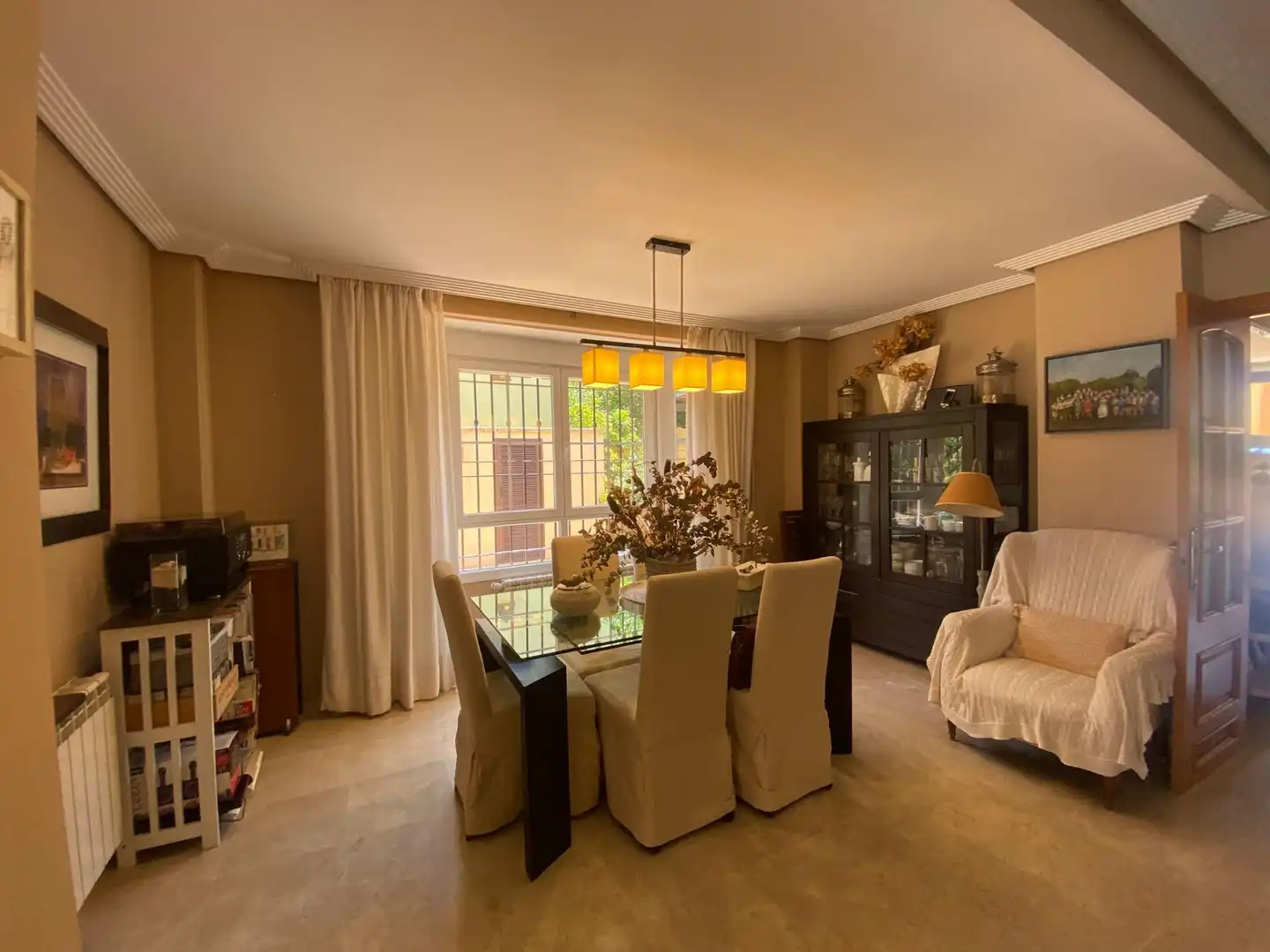 Comedor de Casa o chalet en venta en Córdoba con Aire acondicionado, Calefacción y Jardín privado