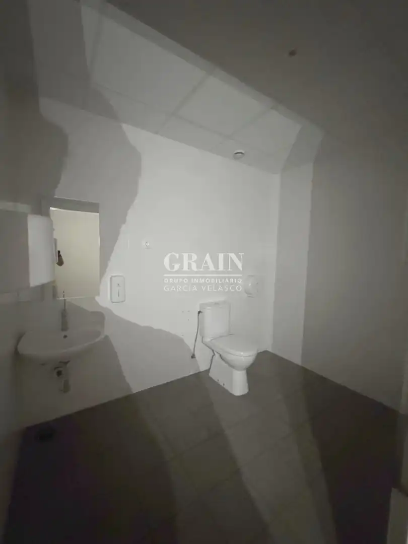 Baño de Local de alquiler en Albacete