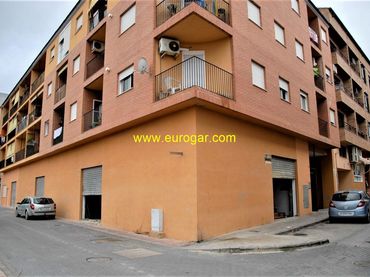 Local comercial en venda a Cheste