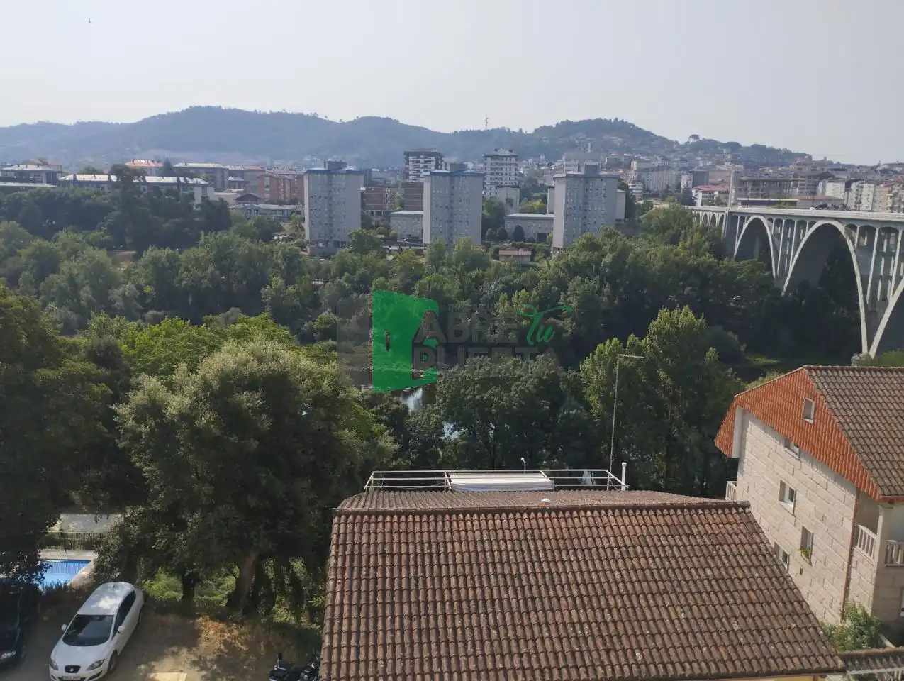 Vista exterior de Piso en venta en Ourense Capital  con Calefacción y Amueblado