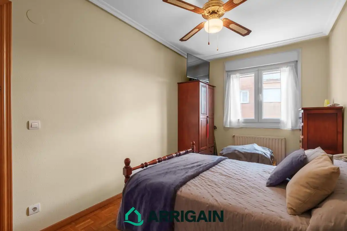Habitación de Piso en venta en Donostia - San Sebastián  con Calefacción, Trastero y Balcón