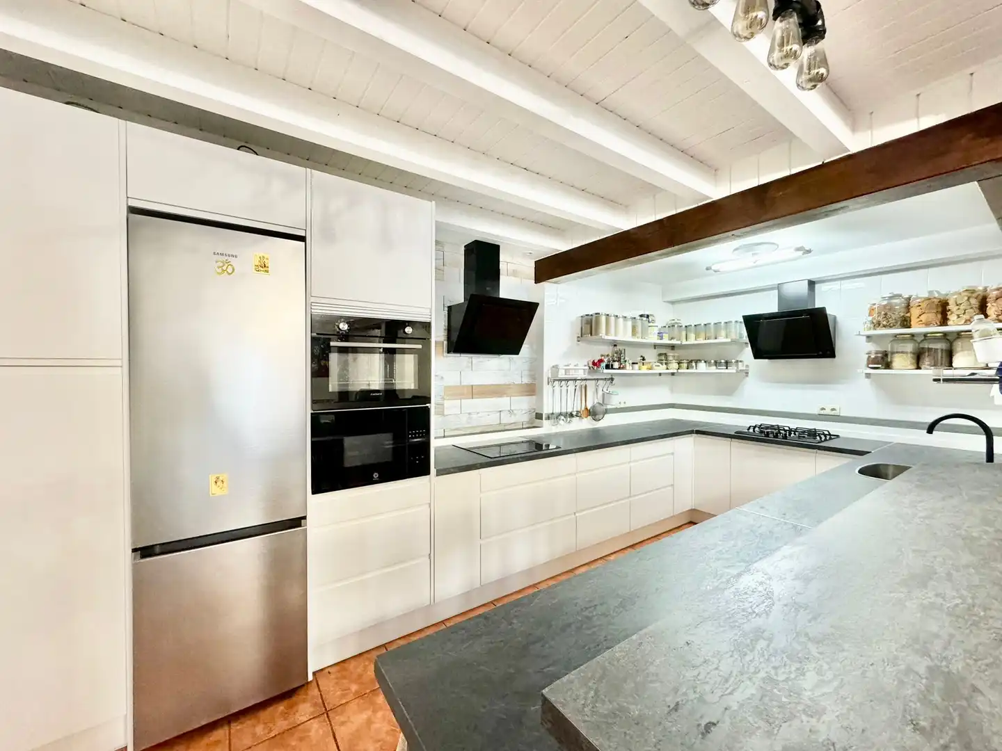 Küche von Country house zum Verkauf in Condado de Treviño mit Möbliert