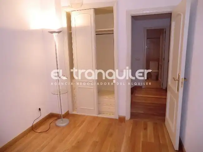 Habitación de Dúplex de alquiler en Majadahonda con Trastero, Piscina y Lavadora