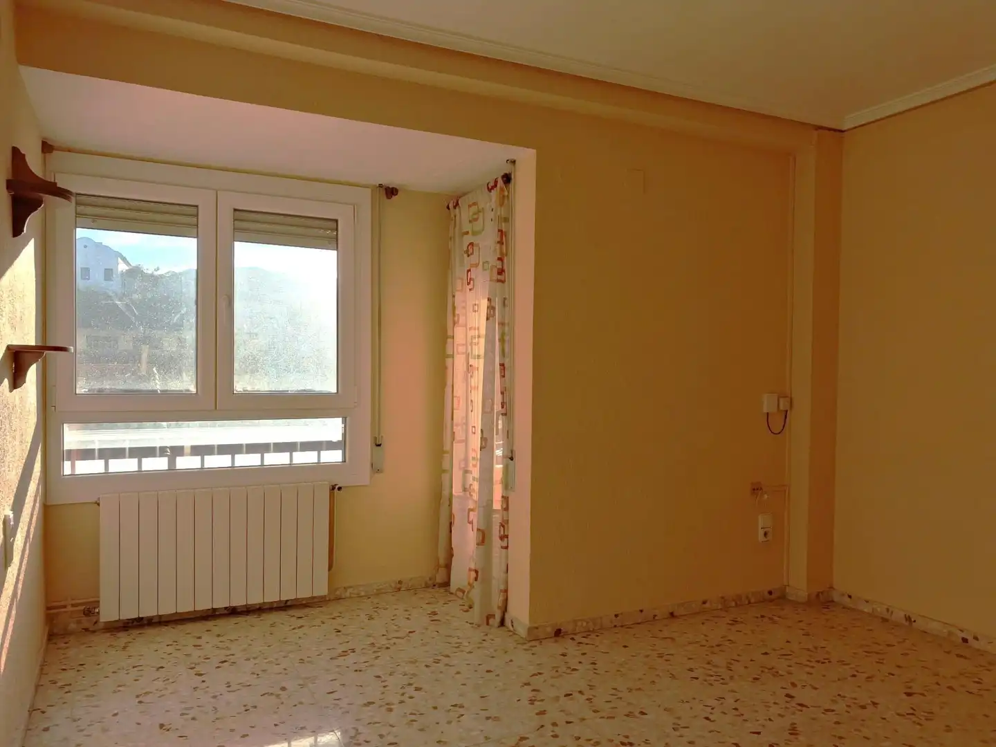 Bedroom of Flat for sale in Requena, Valencia