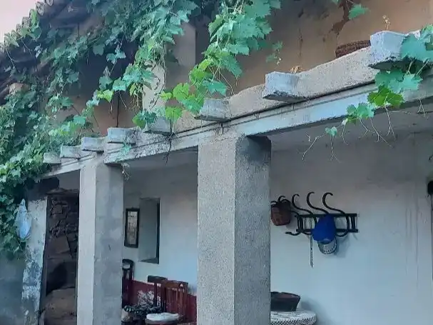 Vista exterior de Casa o xalet en venda en Pueblica de Valverde amb Balcó
