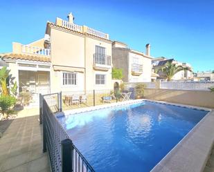 Piscina de Casa o xalet en venda en Guardamar del Segura amb Aire condicionat, Terrassa i Piscina