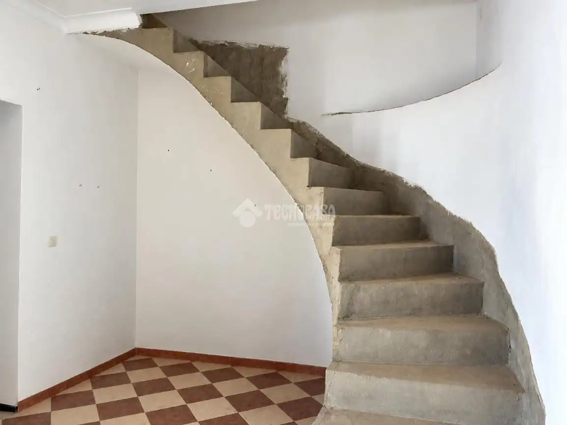Casa aparellada amb terrassa en venda a Pilas, imagen 10