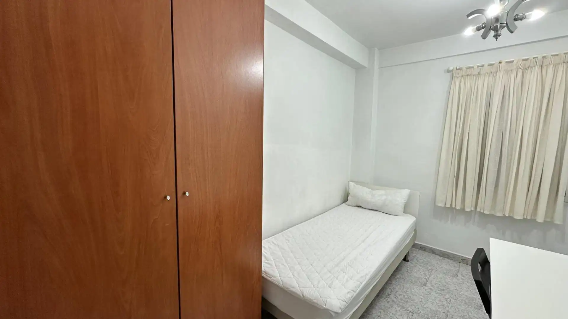 Habitación de Piso para compartir en Sevilla con Balcón