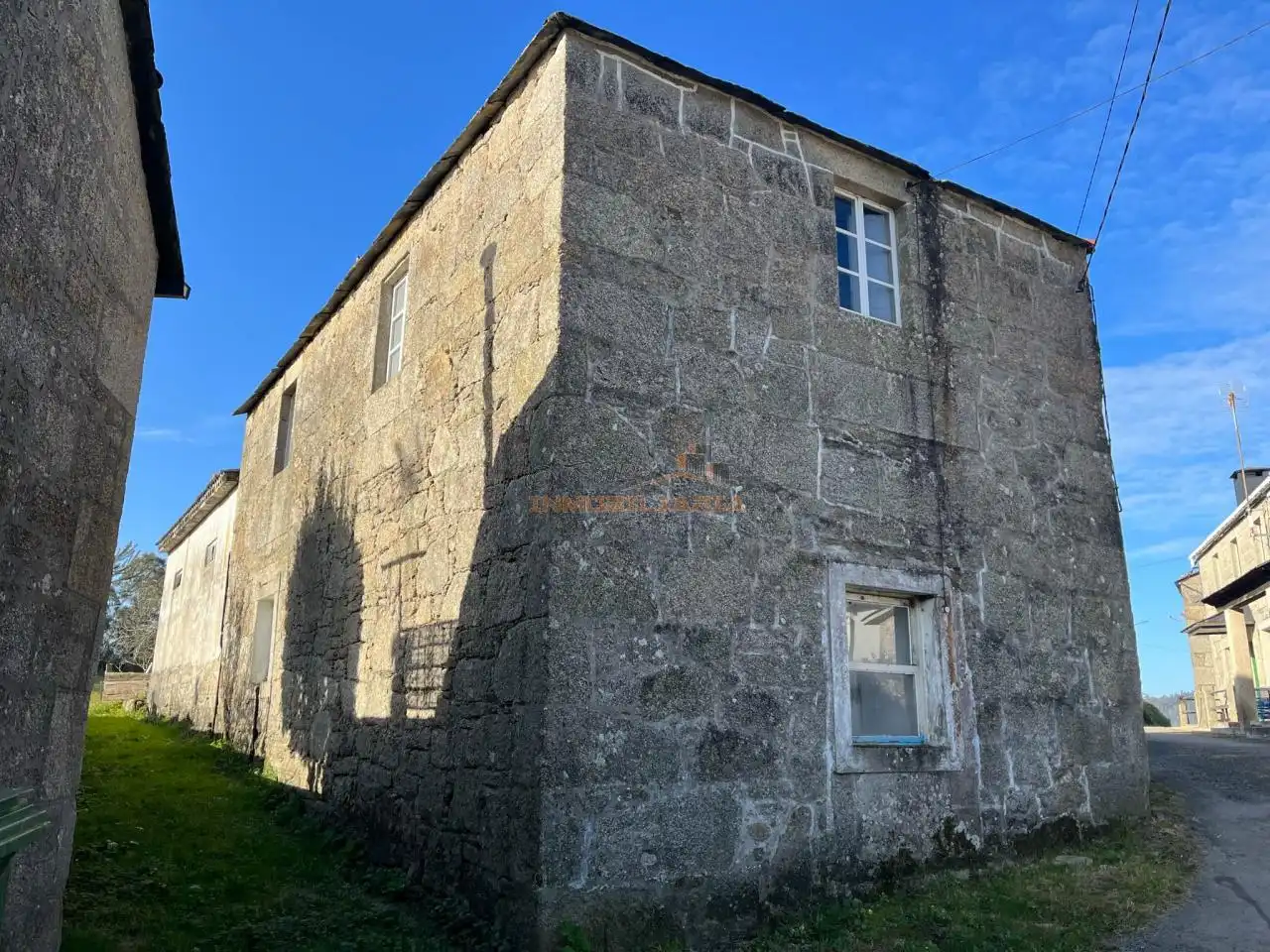 Houses for sale in A Capela