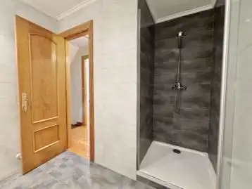 Bathroom of Duplexes for sale in Laredo  with Terrace