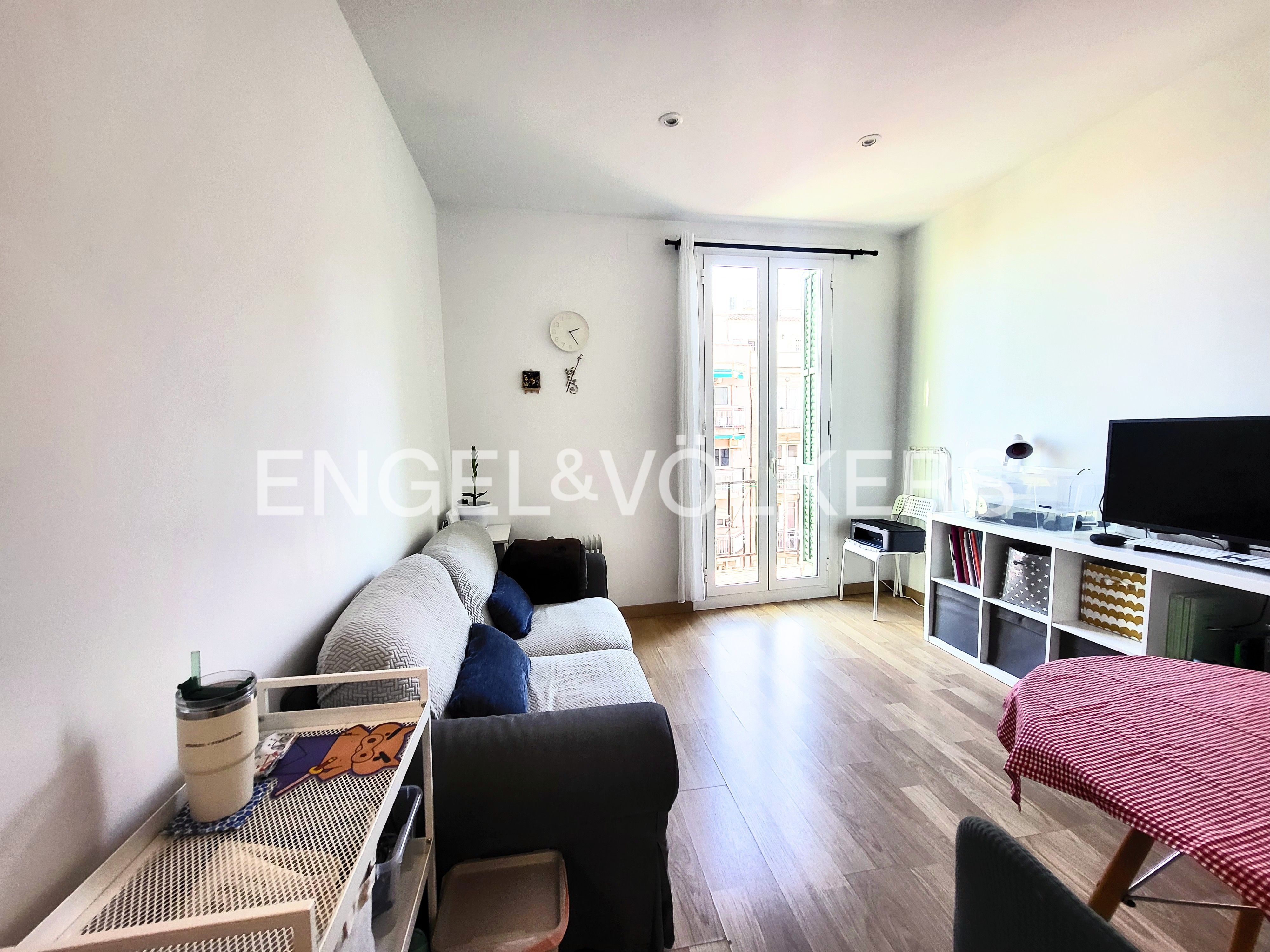 Sala d'estar de Apartament de lloguer en  Barcelona Capital amb Calefacció, Parquet i Balcó