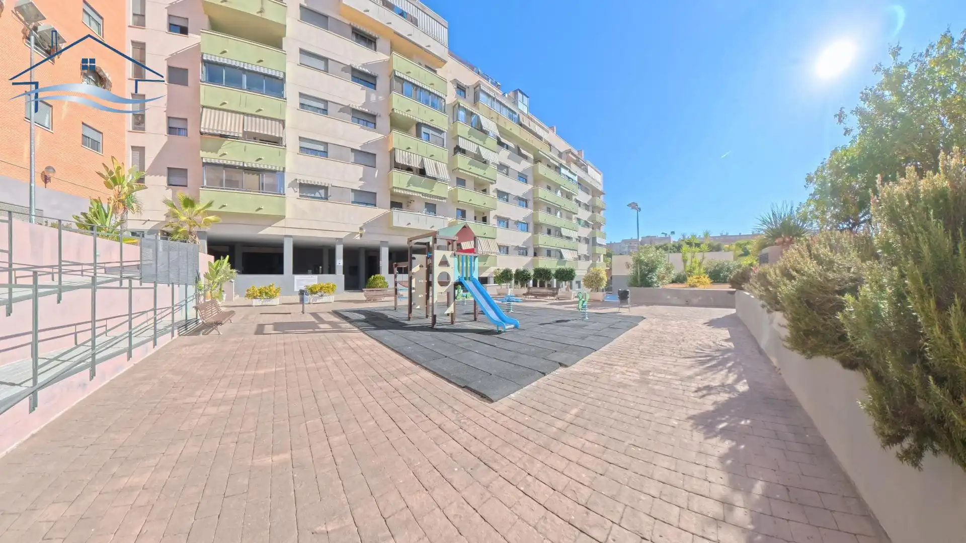 Außenansicht von Wohnung zum Verkauf in Alicante / Alacant mit Klimaanlage, Abstellraum und Ofen