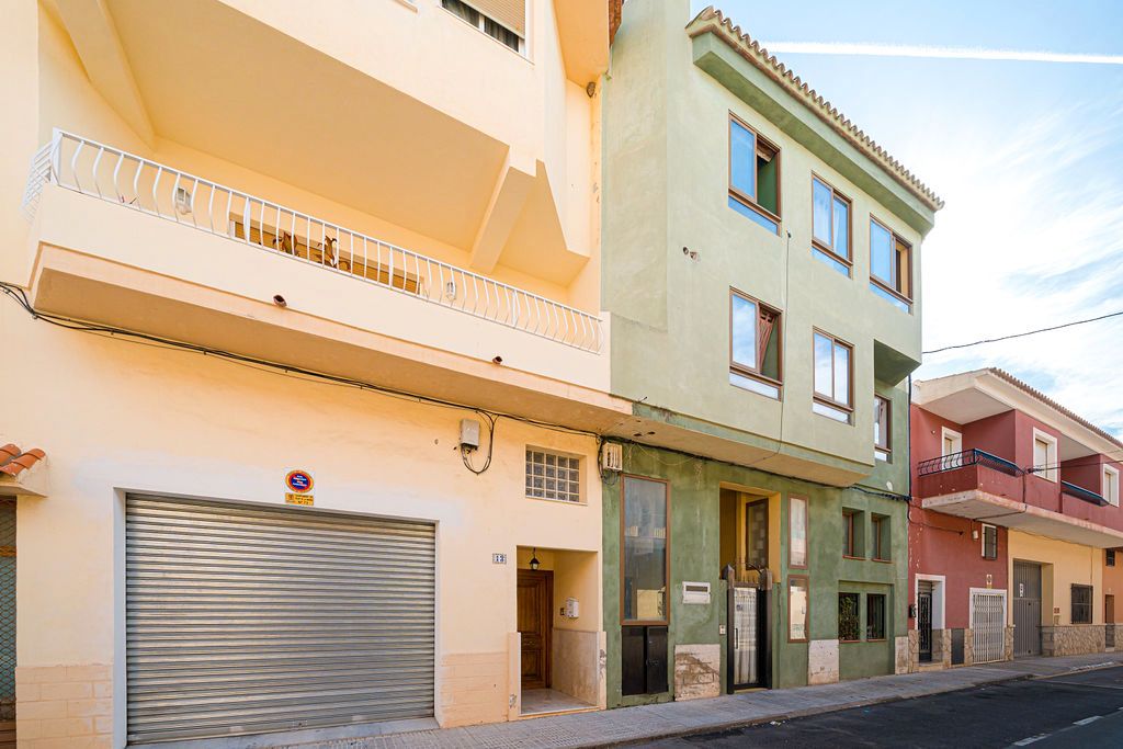 Exterior view of Building for sale in Polop