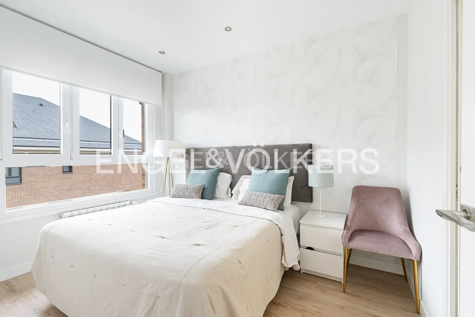 Schlafzimmer von Dachboden zum Verkauf in Majadahonda mit Klimaanlage, Heizung und Terrasse