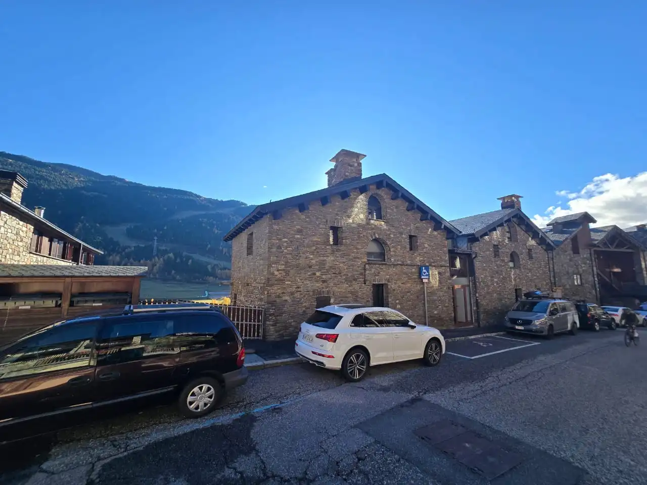 Vista exterior de Apartamento en venta en Canillo con Calefacción, Parquet y Amueblado