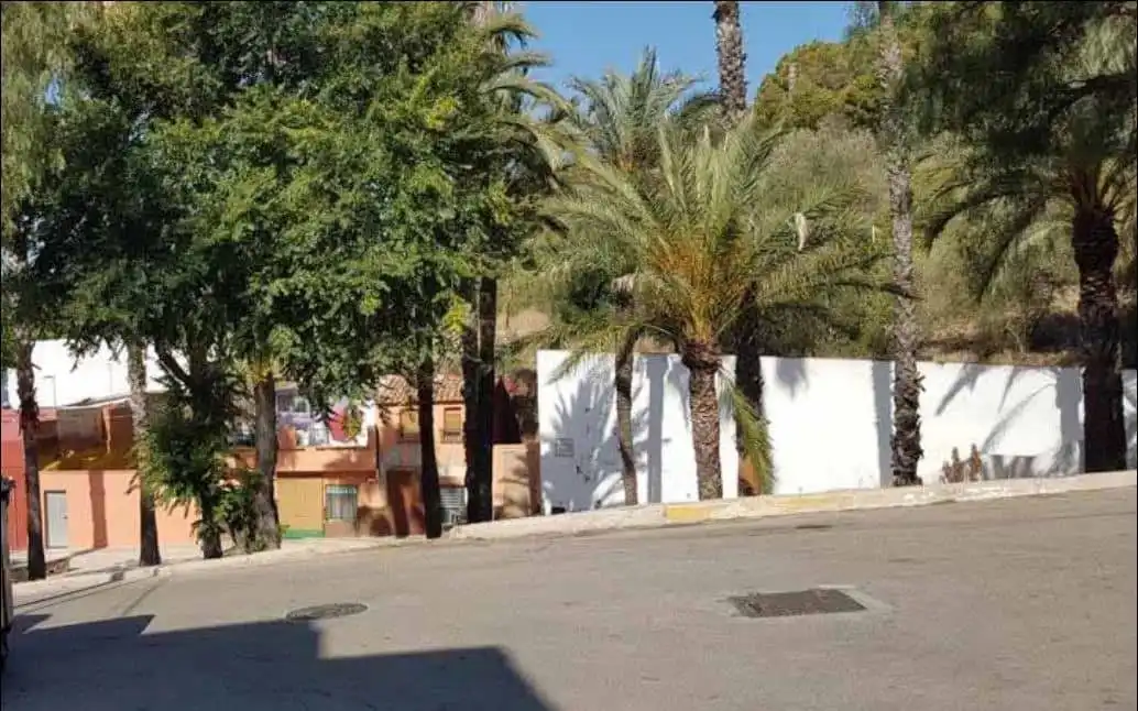 Vista exterior de Casa o xalet en venda en Tavernes de la Valldigna amb Alarma