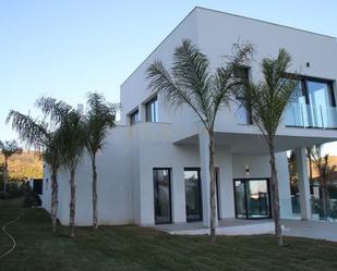 Vista exterior de Casa o xalet en venda en Marbella amb Aire condicionat, Calefacció i Terrassa