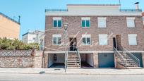 Vista exterior de Casa adosada en venda en Valls amb Calefacció, Jardí privat i Terrassa