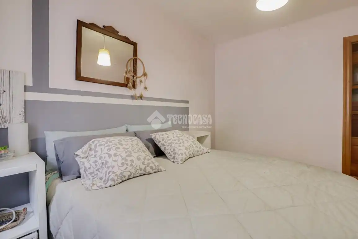 Bedroom of Flat for sale in Rubí
