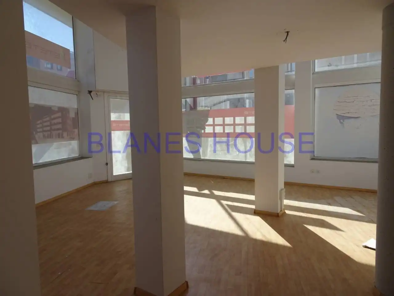 Local comercial en venda a Avenida DE LA PAU, imagen 6