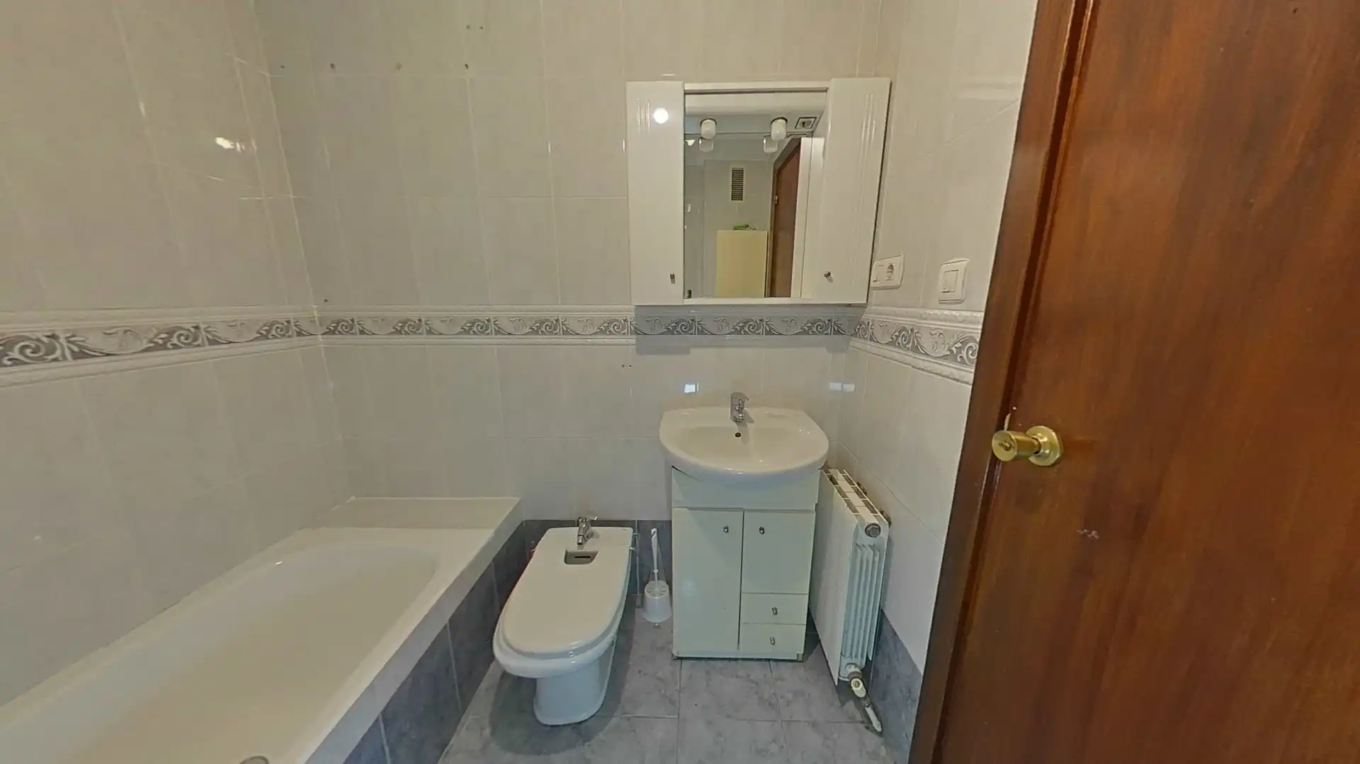 Baño de Piso en venta en Zaragoza con Calefacción