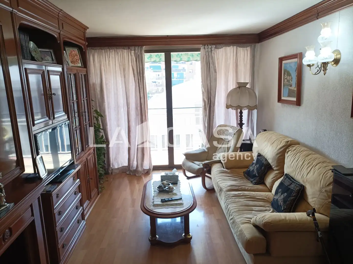 Sala d'estar de Pis en venda en Santa Coloma de Gramenet amb Balcó
