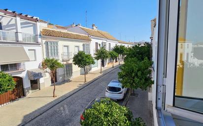 Vista exterior de Casa o xalet en venda en Lebrija amb Aire condicionat, Calefacció i Parquet