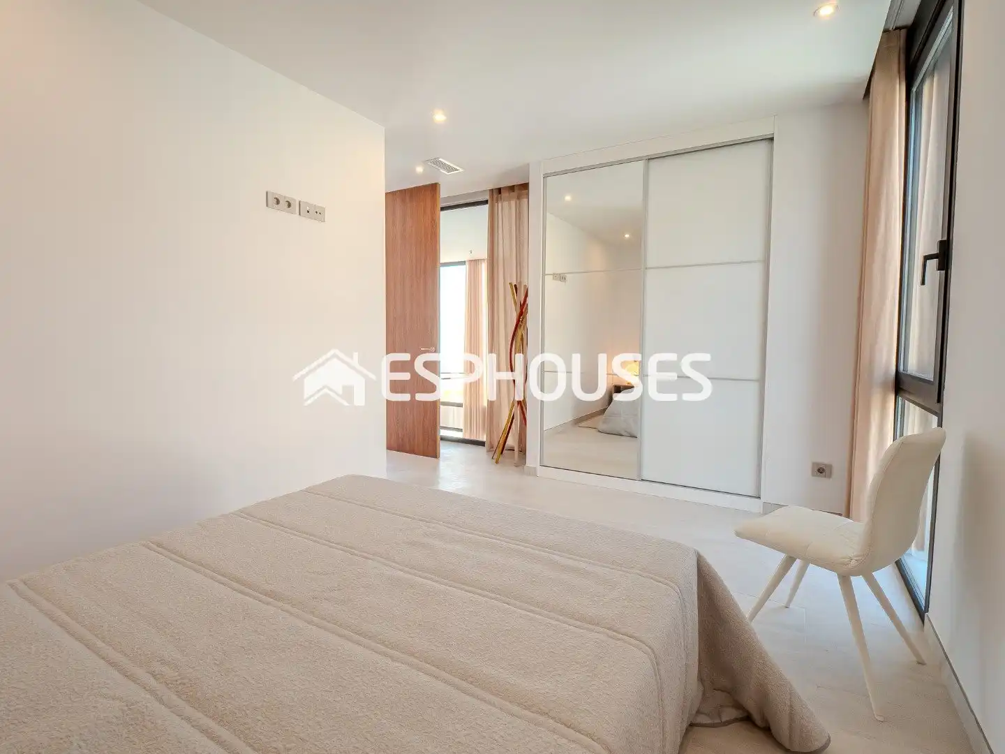 Bedroom of Houses for sale in Finestrat  with Air Conditioner, Terrace and Swimming Pool