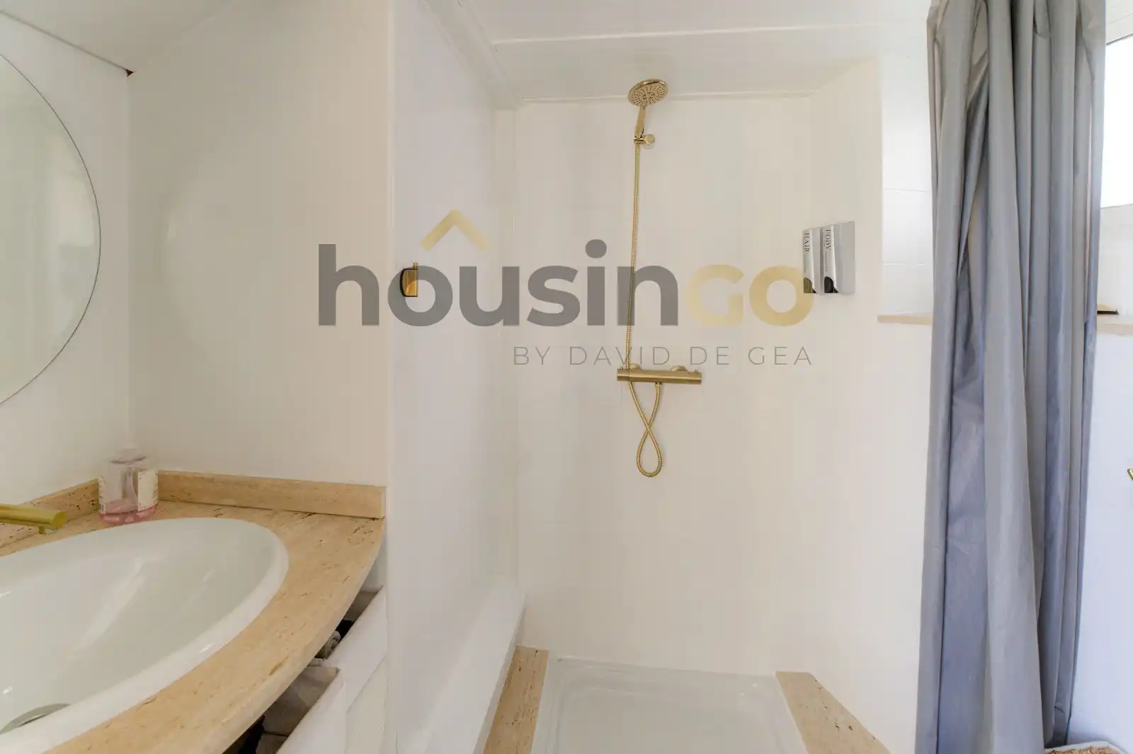 Bathroom of Attic for rent in Madrid  with Air Conditioner, Heating and Furnished