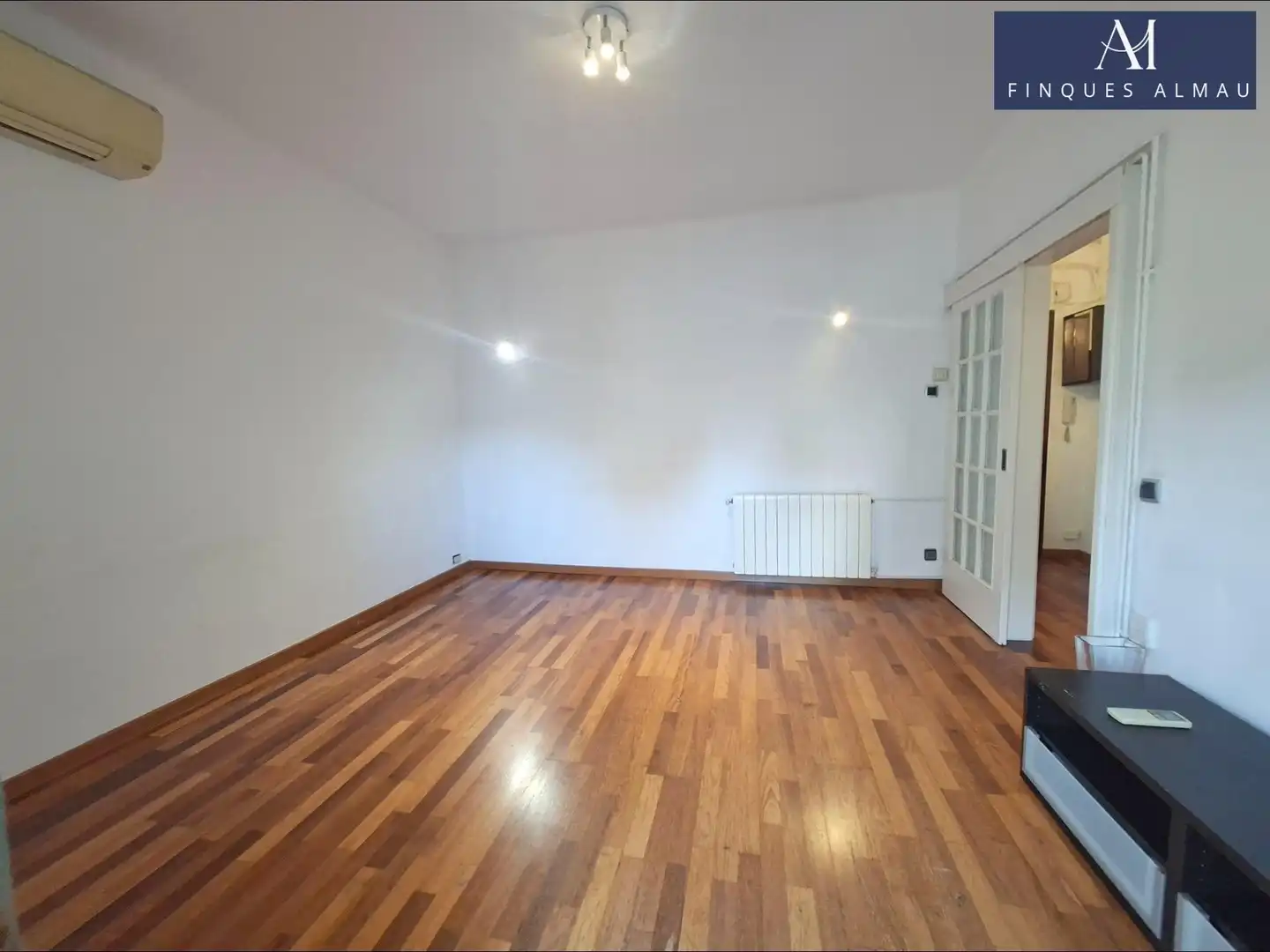 Habitación de Piso en venta en Barcelona con Aire acondicionado, Calefacción y Balcón