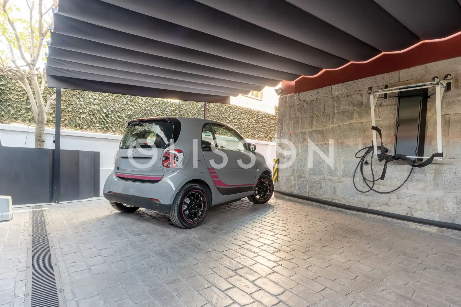 Parking de Casa o chalet en venta en Madrid con Aire acondicionado, Calefacción y Jardín privado