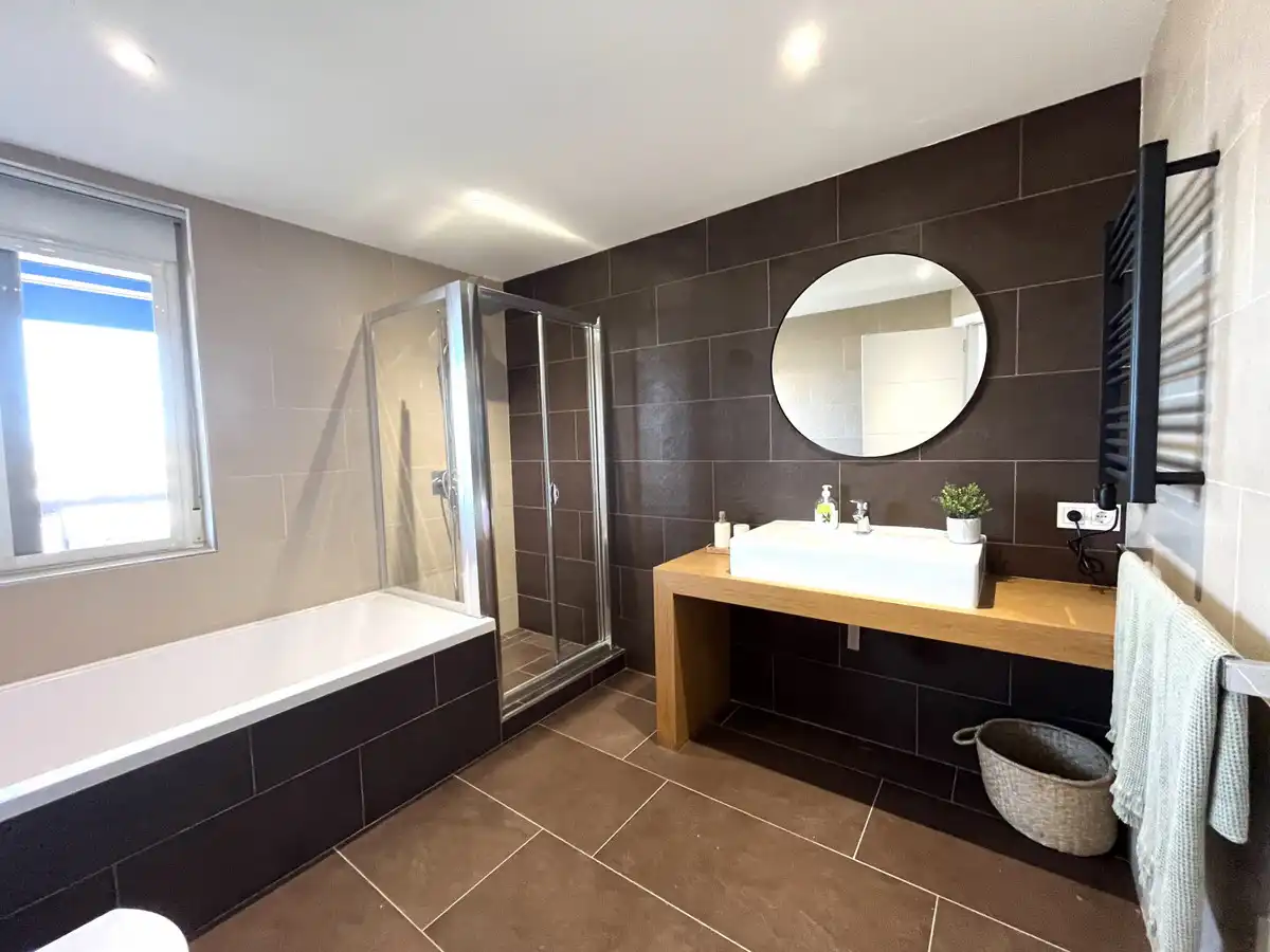 Bathroom of Apartments for sale in Fuengirola  with Air Conditioner, Heating and Terrace