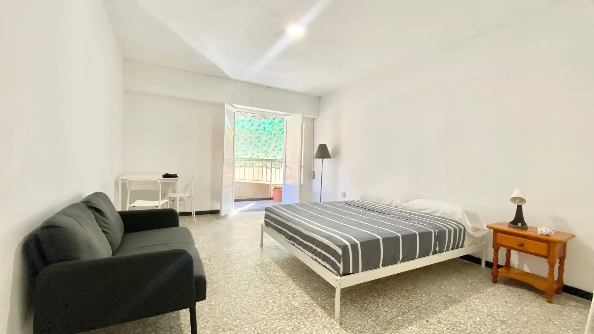 Dormitori de Apartament de lloguer en Florida - Ciudad de Asís