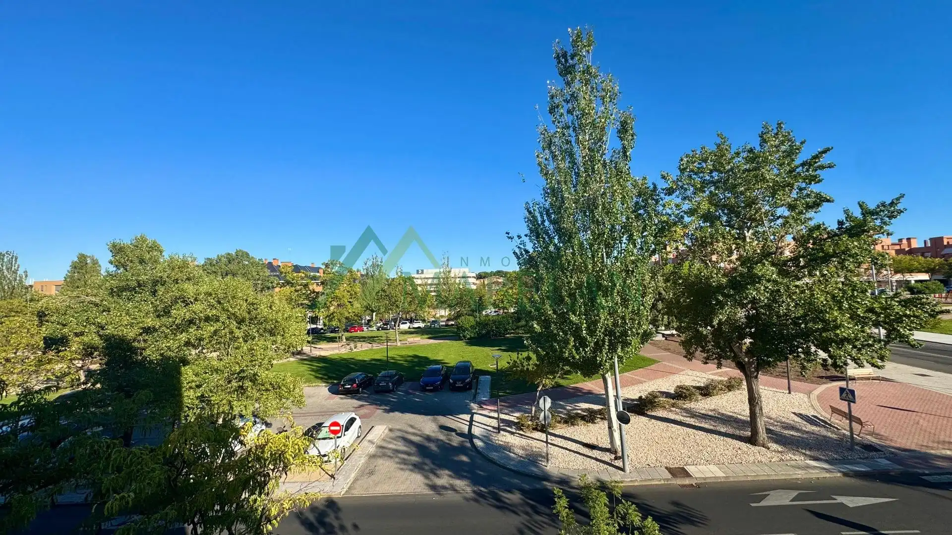 Vista exterior de Piso de alquiler en Las Rozas de Madrid con Calefacción, Parquet y Piscina comunitaria