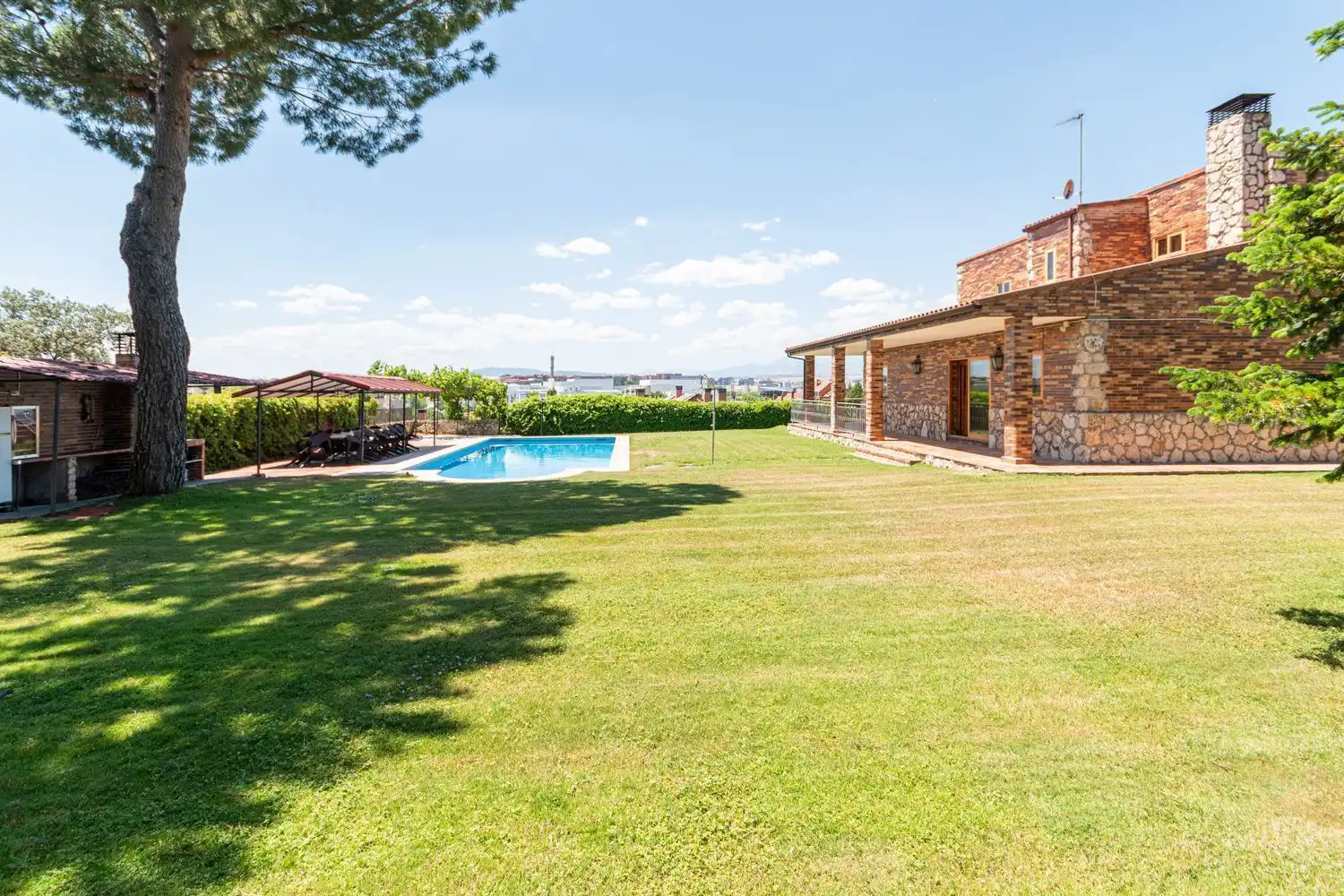 Jardí de Casa o xalet en venda en Tres Cantos amb Calefacció i Traster