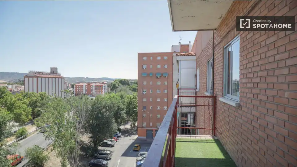 Terraza de Piso de alquiler en Alcalá de Henares con Aire acondicionado, Calefacción y Amueblado