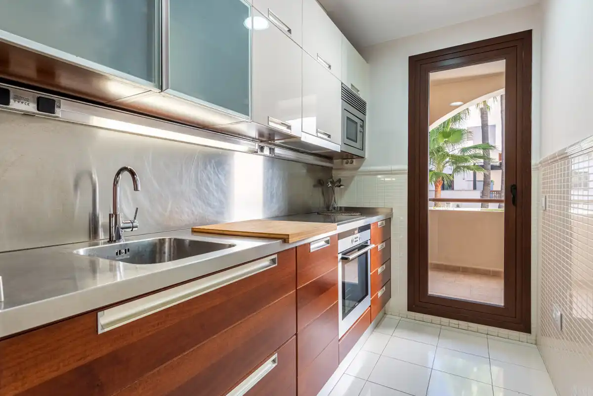 Cocina de Apartamento en venta en Marbella con Aire acondicionado, Terraza y Piscina
