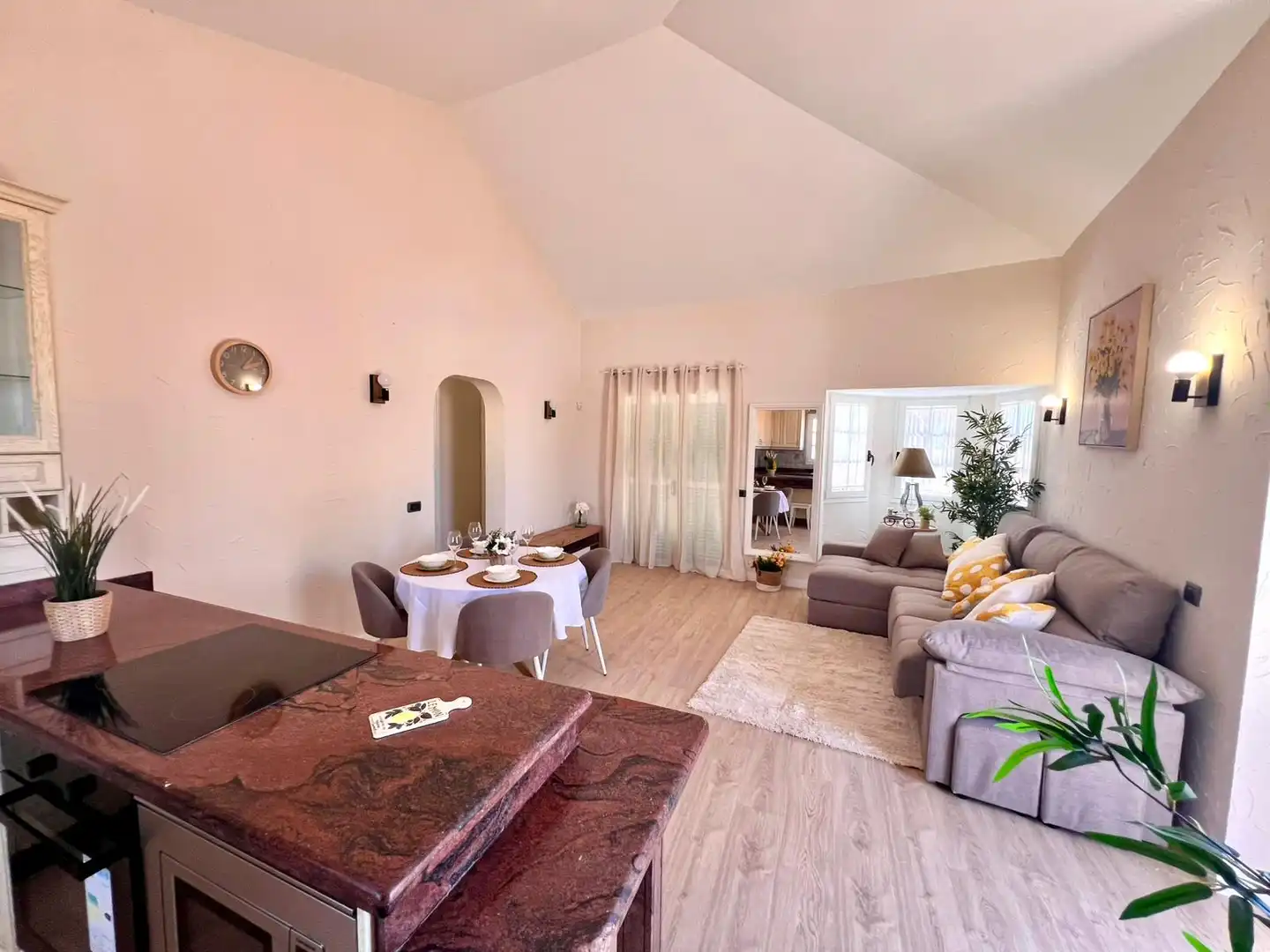 Detached homes for sale in Calle los Prismas, Arico