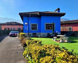 Vista exterior de Casa o xalet en venda en Llanes amb Terrassa