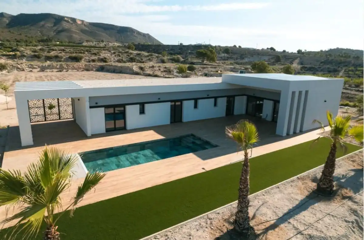 Detached house with pool for sale in El Pinós / Pinoso, imagen 7