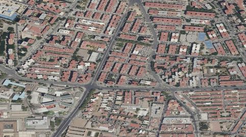Foto 3 de Piso en venta en Cl. Playa de Marbella 4, El Torrejón - El Cerezo, Sevilla Capital