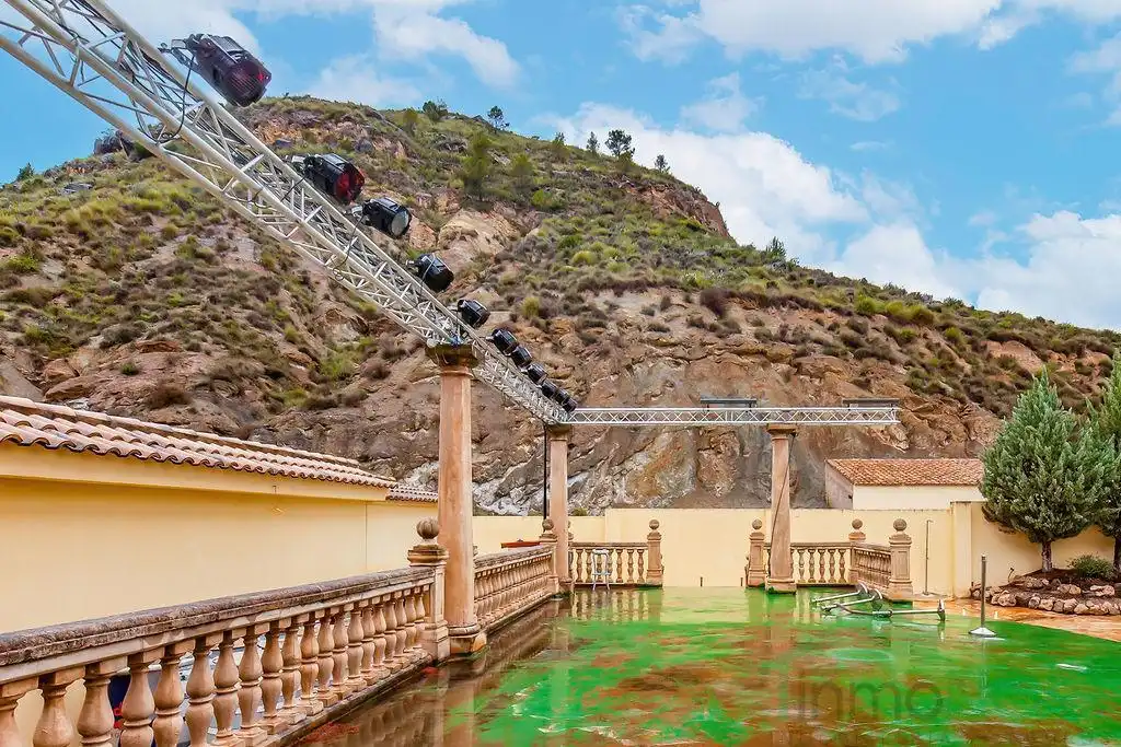 Piscina de Edifici en venda en Jalance