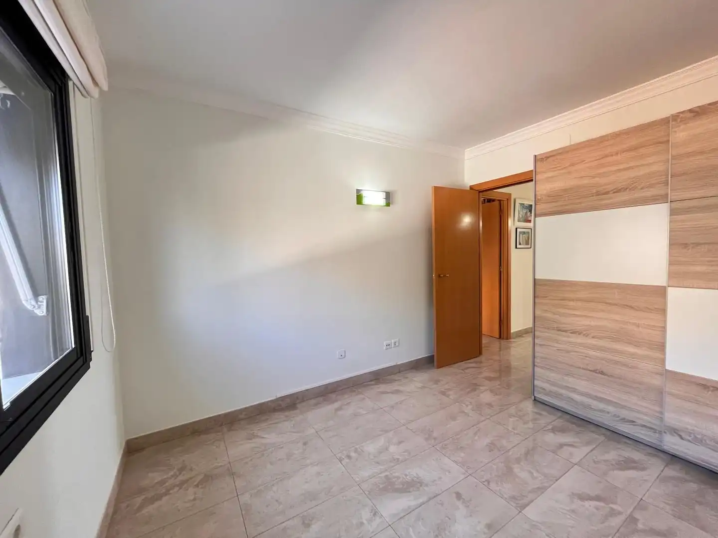 Habitación de Casa adosada en venta en Vilanova i la Geltrú con Calefacción, Jardín privado y Terraza