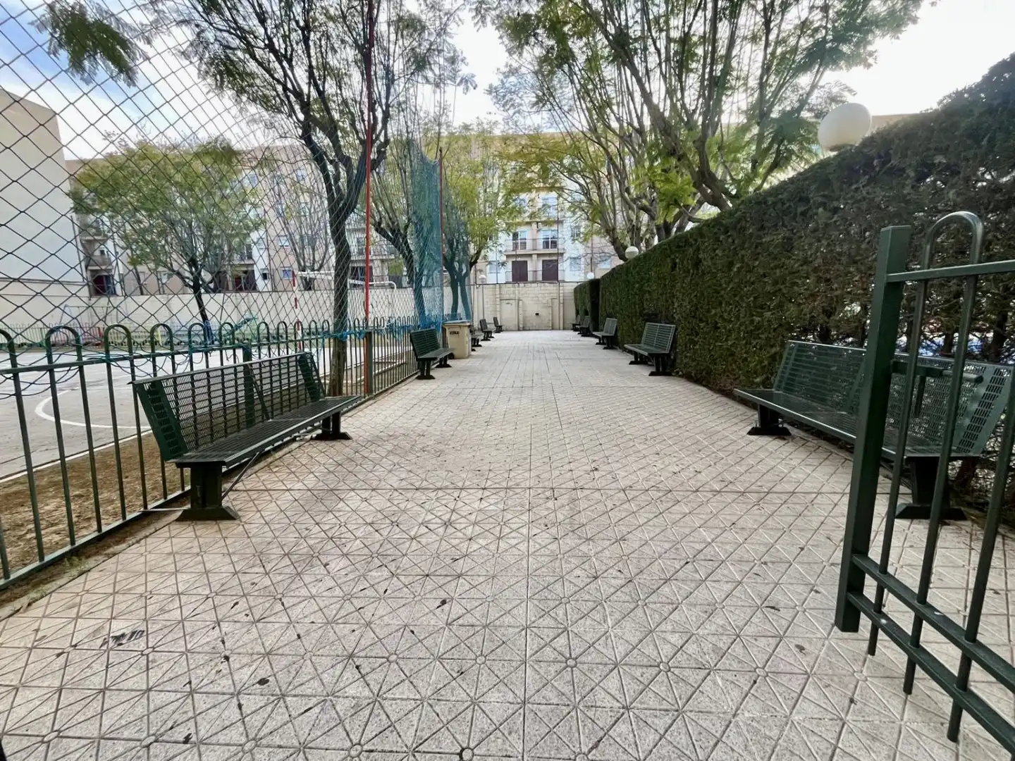 Exterior view of Flat for sale in Sevilla  with Air Conditioner, Parquet flooring and Balcony