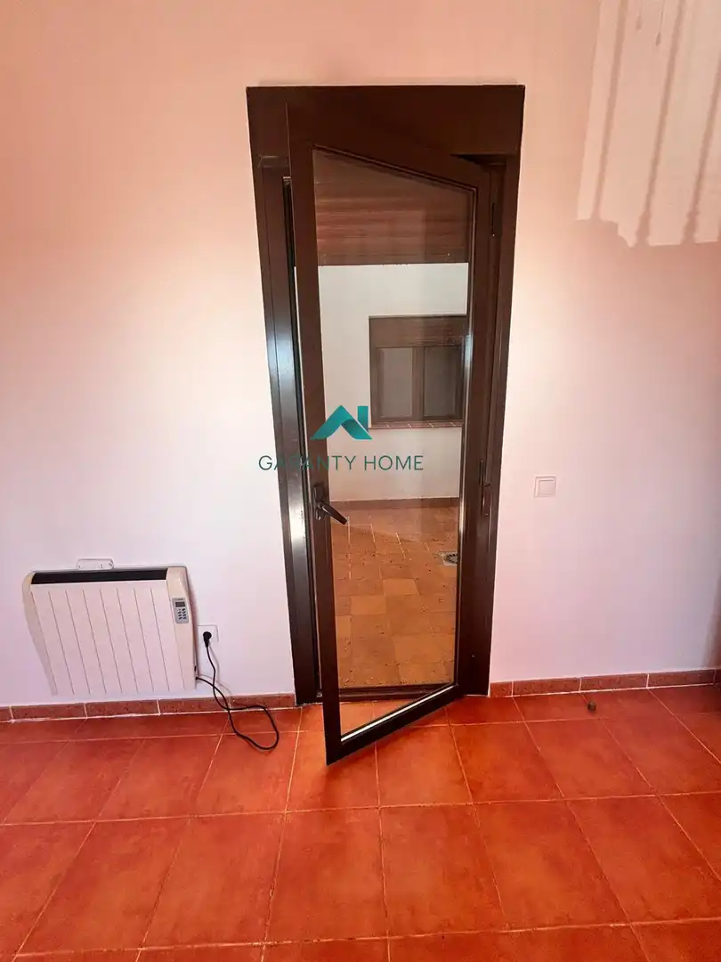 Habitación de Planta baja en venta en Toledo con Calefacción