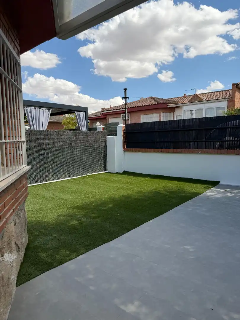 Terrassa de Casa adosada en venda en Carabaña amb Aire condicionat, Calefacció i Jardí privat