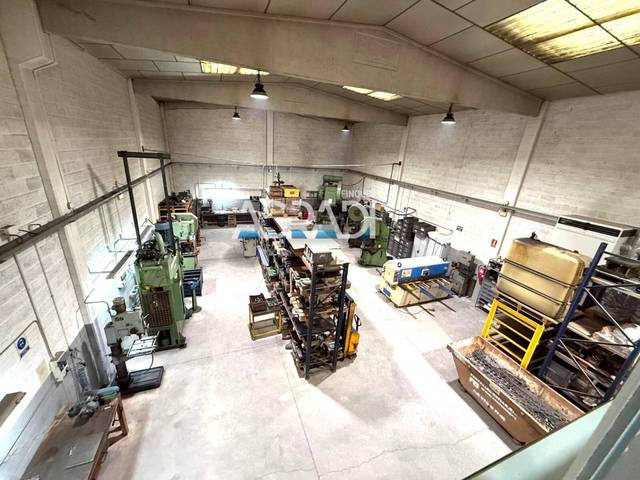 Nave industrial en Venta en Calle Joan de la Cierva, 6 en Canovelles
