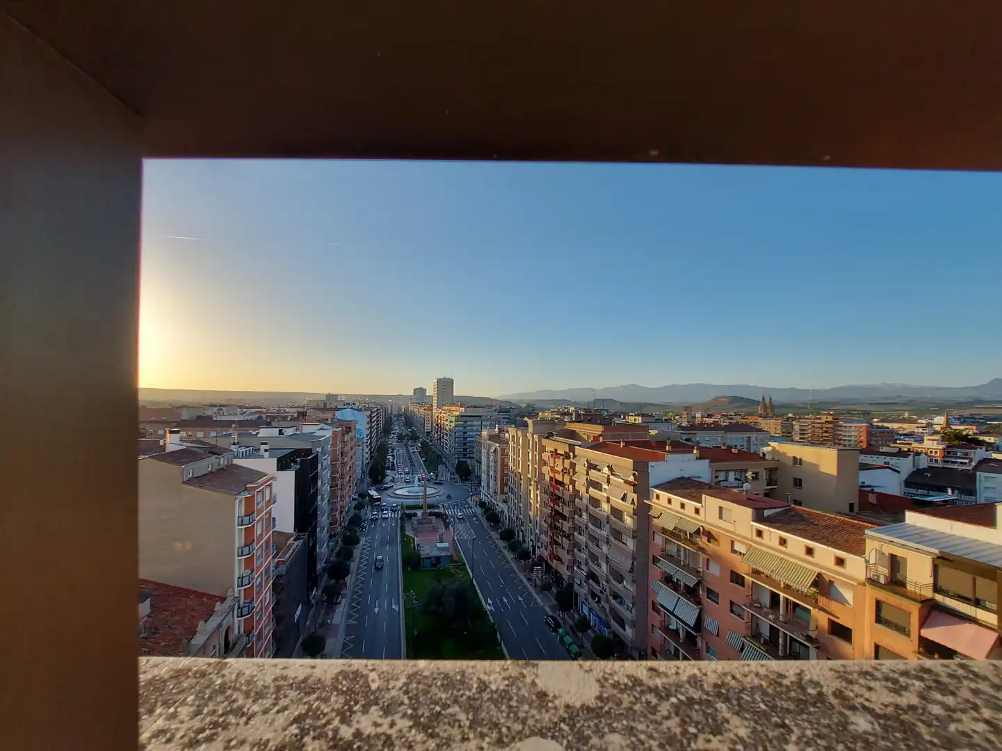 Vista exterior de Piso de alquiler en  Logroño con Calefacción, Terraza y Trastero