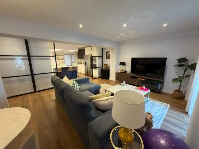 Sala de estar de Piso en venta en León Capital  con Calefacción, Parquet y Terraza