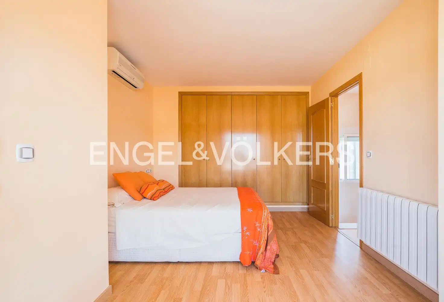 Habitación de Ático de alquiler en Sagunto / Sagunt con Aire acondicionado, Calefacción y Terraza